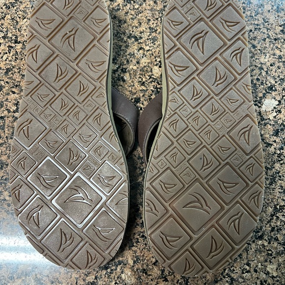 Perry flip flops - Picture 3 of 3